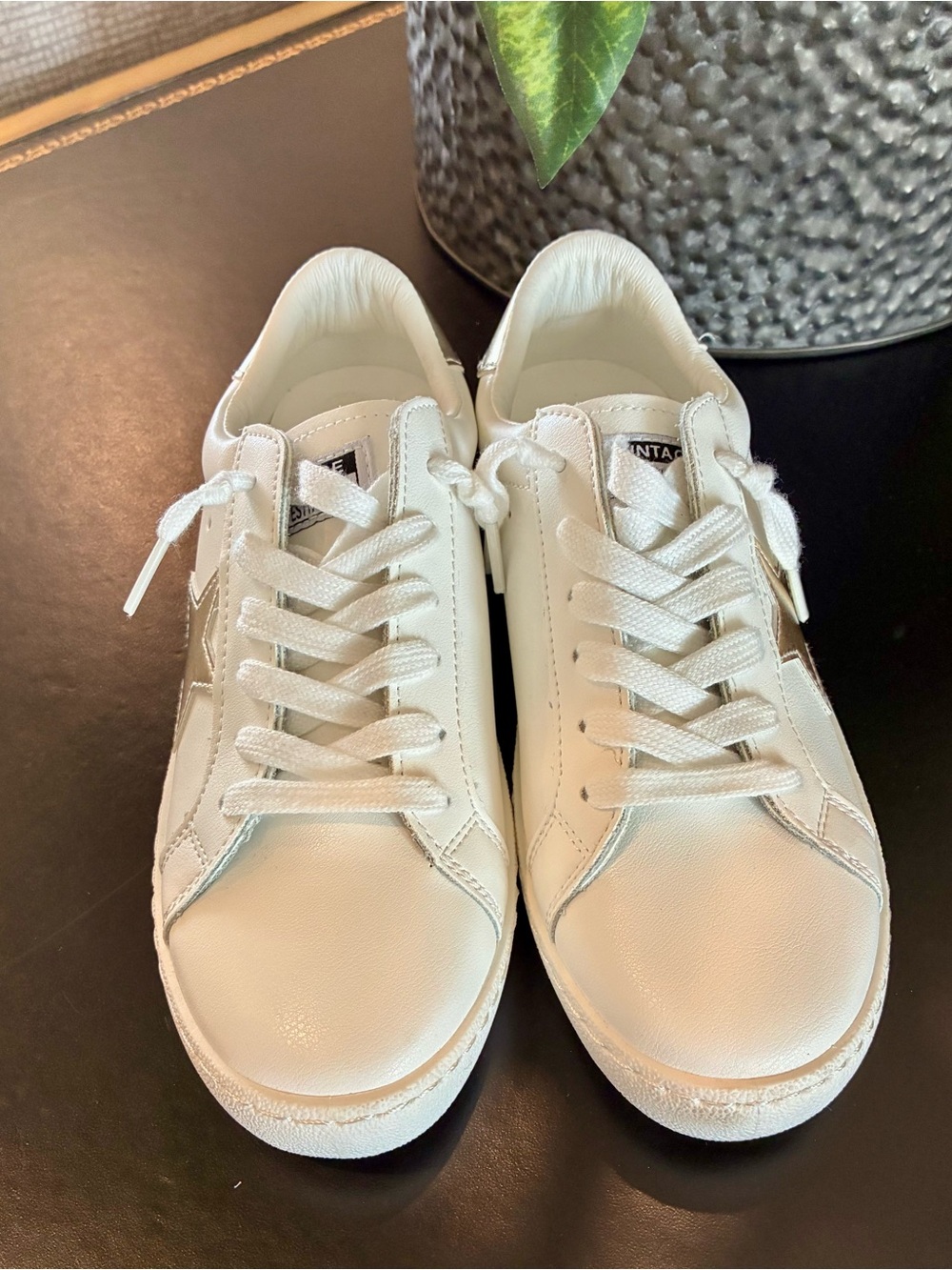 Vintage Savana White Sneakers ”Carla” in white Gold Foil Size 8 NWOT - Picture 3 of 11
